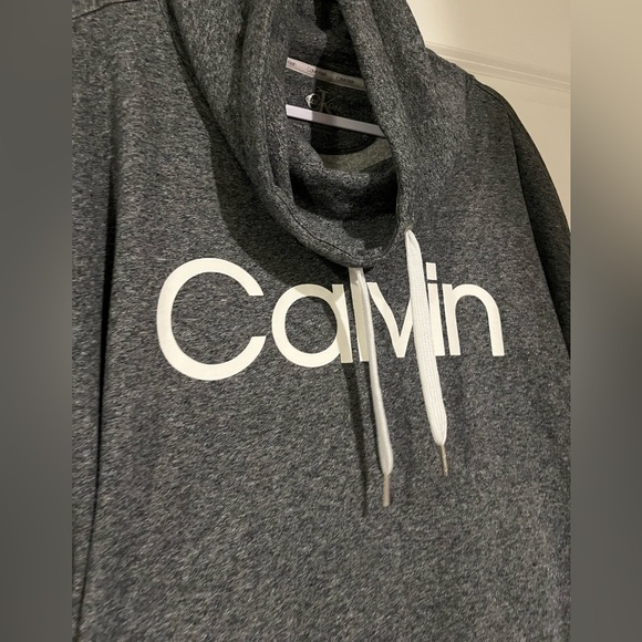 ❌SOLD❌ Calvin Klein hoodie - worn once - Picture 2 of 7